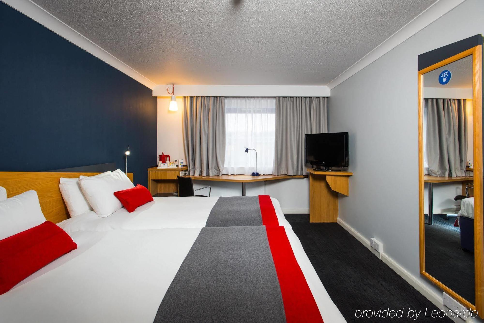 Holiday Inn Express Birmingham Oldbury By Ihg Kültér fotó