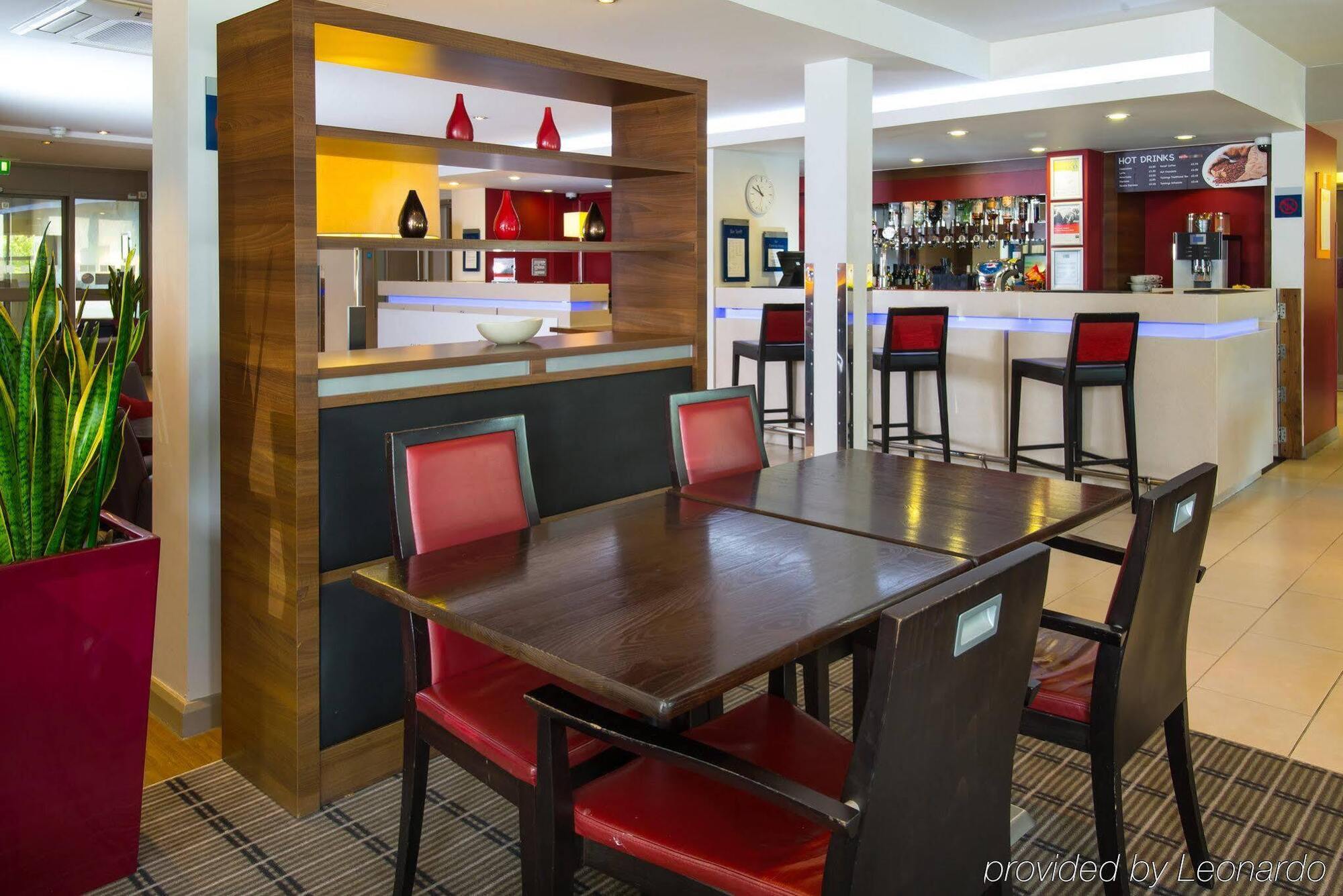 Holiday Inn Express Birmingham Oldbury By Ihg Kültér fotó